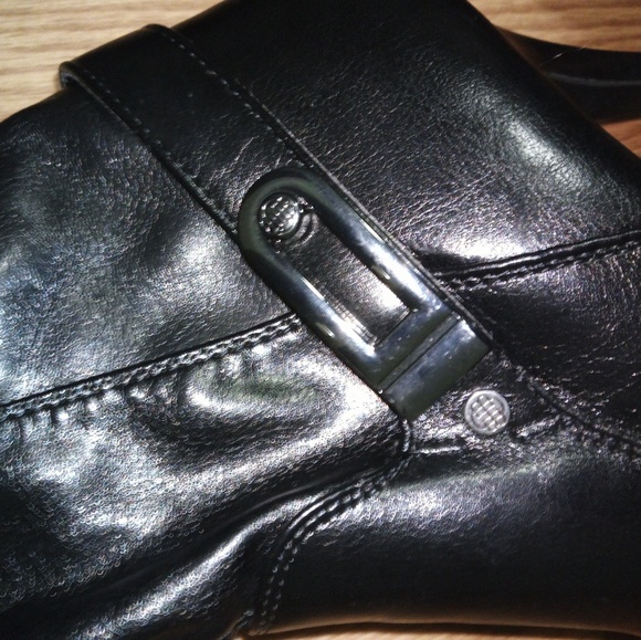 Boots - Picture 3 of 8